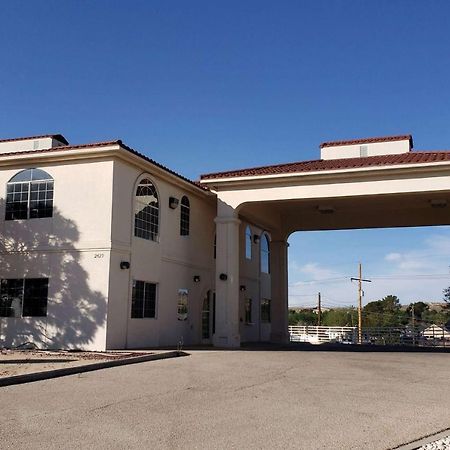Travelodge By Wyndham Carlsbad Nm Exterior photo