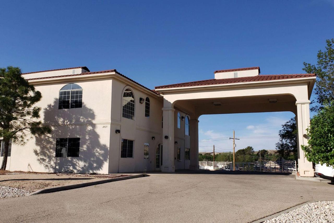 Travelodge By Wyndham Carlsbad Nm Exterior photo