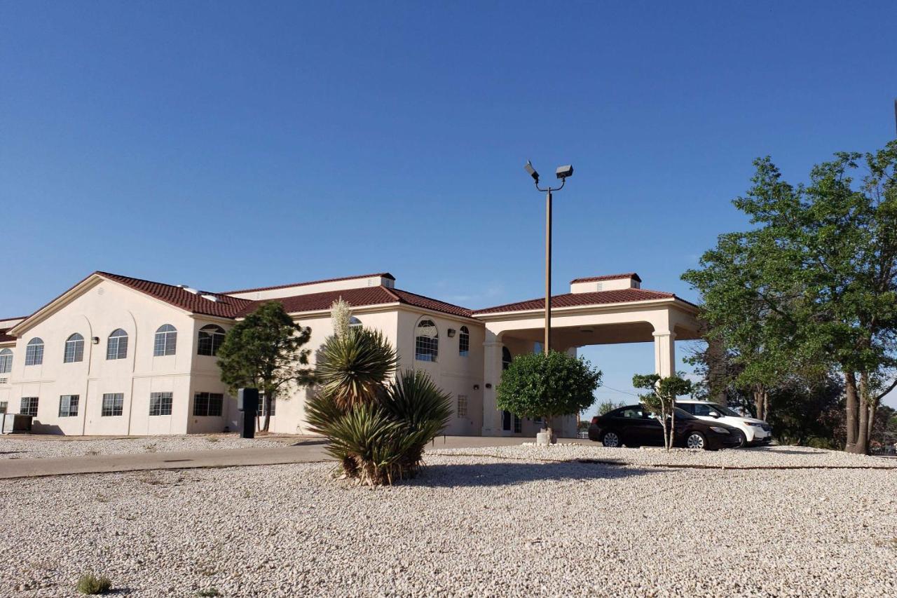 Travelodge By Wyndham Carlsbad Nm Exterior photo