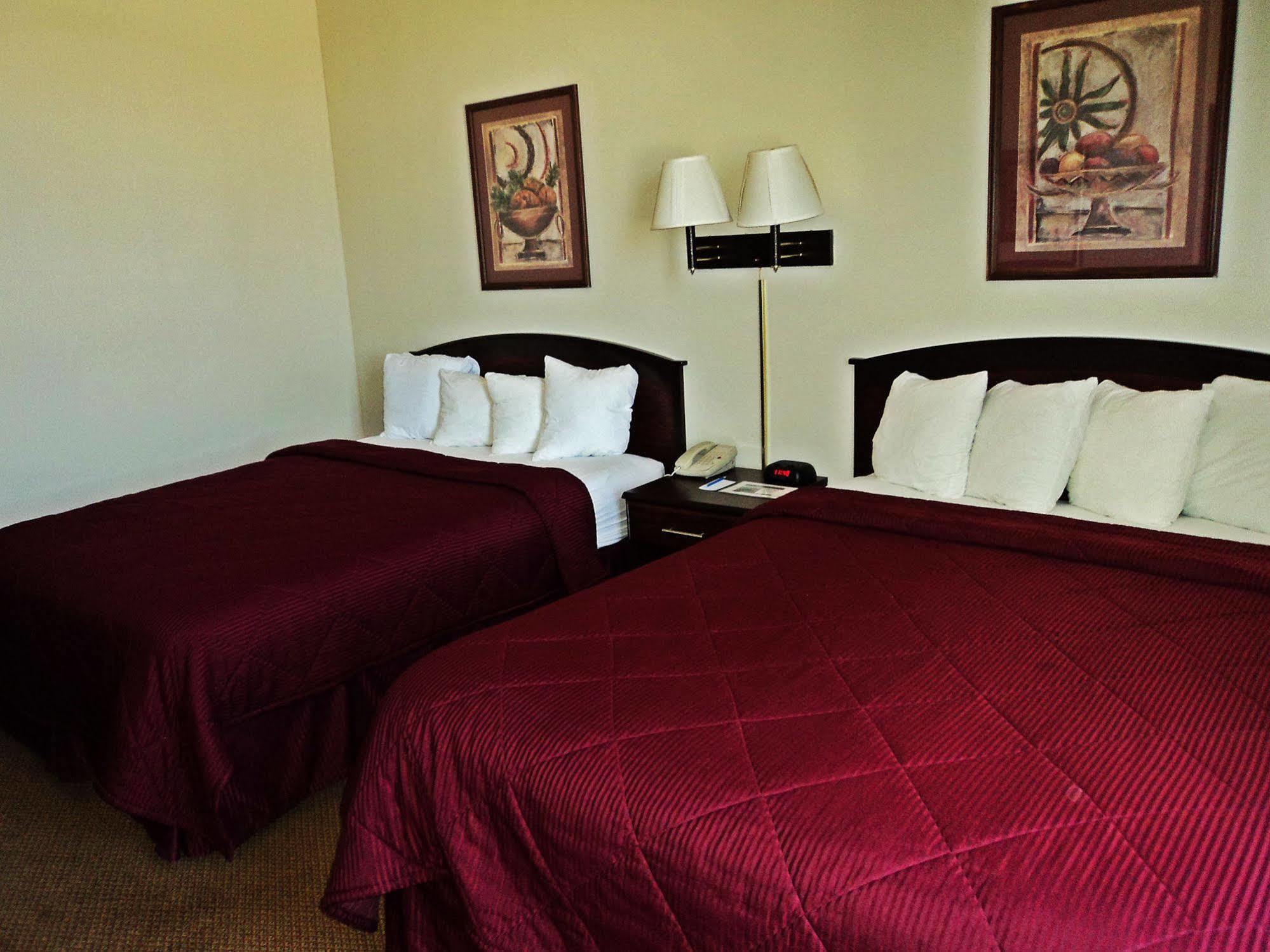 Travelodge By Wyndham Carlsbad Nm Exterior photo
